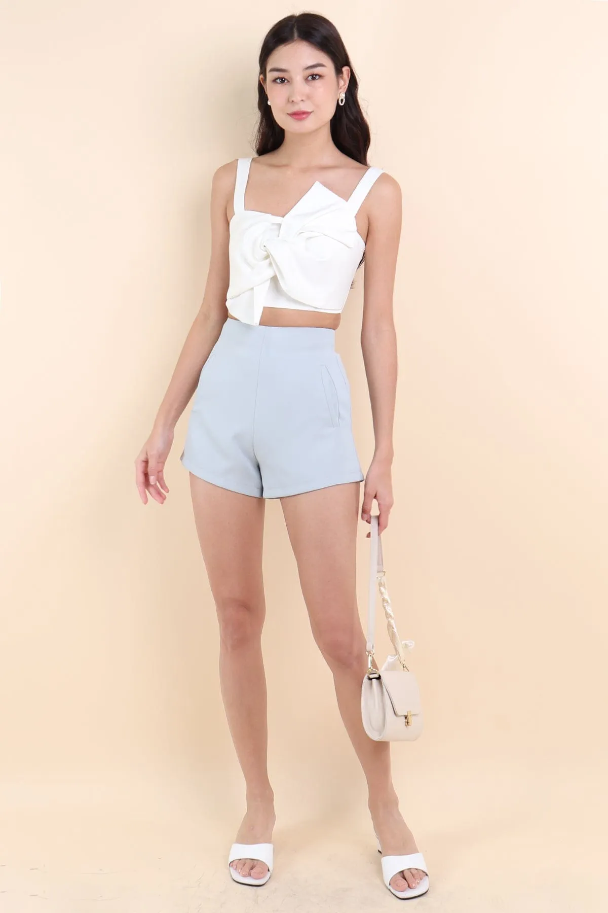 GWEN SEAMLESS SHORTS IN ICY BLUE